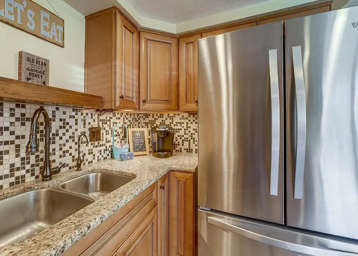 Spacious Yard & Deck! Great Space In Munds Park Holiday home Sedona